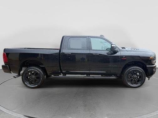 Diamond Black Crystal Pearlcoat 2026 RAM 2500 Laramie Crew Cab 4x4 6'4' Box