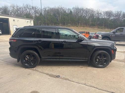 2024 Jeep Grand Cherokee Altitude