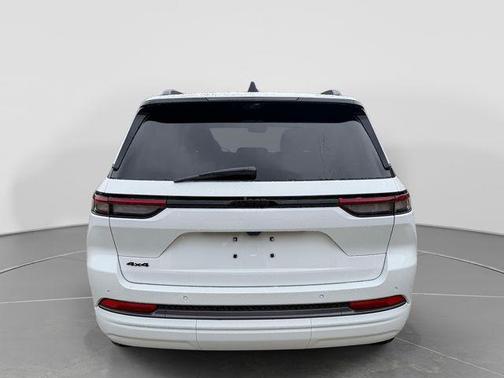 Bright White Clearcoat 2026 Jeep Grand Cherokee Limited