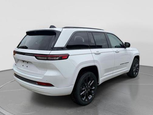 Bright White Clearcoat 2026 Jeep Grand Cherokee Limited