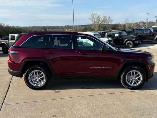 Velvet Red Pearlcoat 2026 Jeep Grand Cherokee Altitude