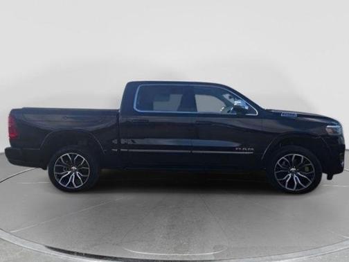 Diamond Black Crystal Pearlcoat 2026 RAM 1500 ST