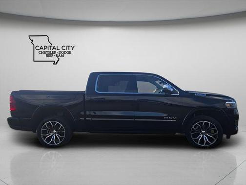 Diamond Black Crystal Pearlcoat 2026 RAM 1500 ST