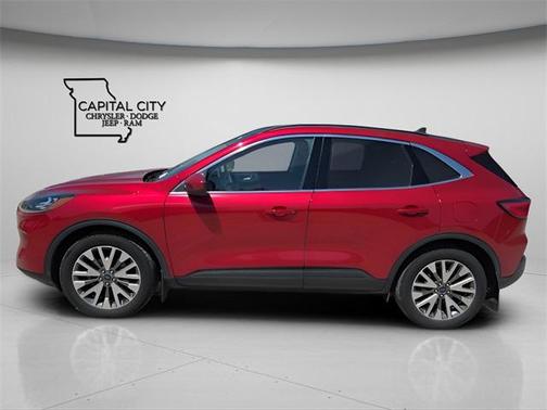 2022 Ford Escape Titanium