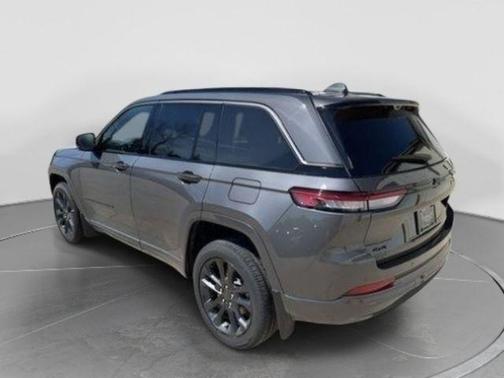 Baltic Gray Metallic Clearcoat 2026 Jeep Grand Cherokee Limited