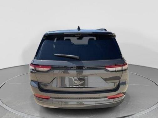 Baltic Gray Metallic Clearcoat 2026 Jeep Grand Cherokee Limited