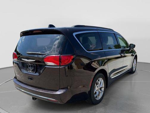 Dark Cordovan Pearlcoat 2017 Chrysler Pacifica Touring-L