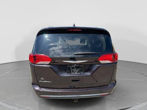 Dark Cordovan Pearlcoat 2017 Chrysler Pacifica Touring-L