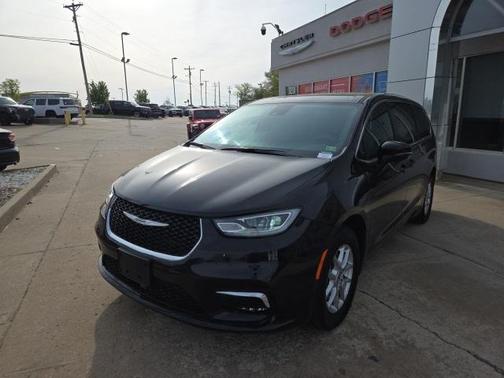 2025 Chrysler Pacifica L