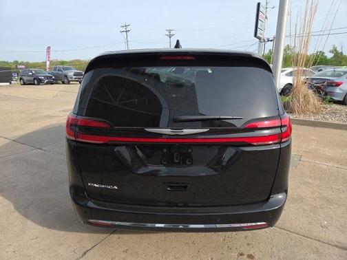 2025 Chrysler Pacifica L