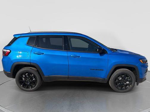 Hydro Blue Pearlcoat 2026 Jeep Compass Latitude