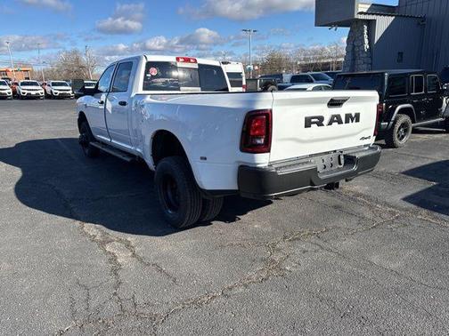 2026 RAM 3500 Tradesman Crew Cab 4x4 8' Box