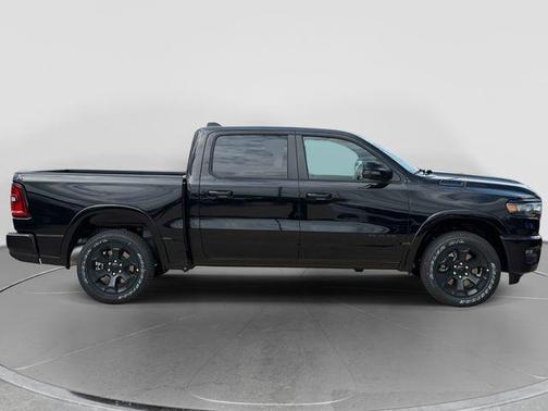 Diamond Black Crystal Pearlcoat 2026 RAM 1500 Big Horn/Lone Star