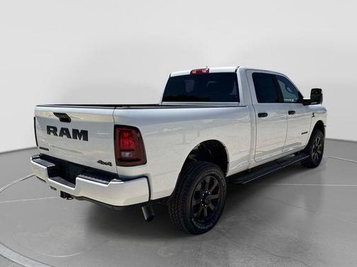 Bright White Clearcoat 2026 RAM 2500 Big Horn Crew Cab 4x4 6'4' Box