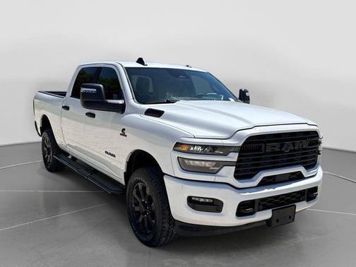 Bright White Clearcoat 2026 RAM 2500 Big Horn Crew Cab 4x4 6'4' Box