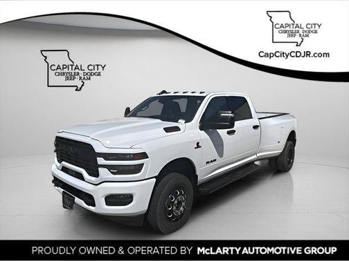 Bright White Clearcoat 2026 RAM 3500 Big Horn Crew Cab 4x4 8' Box