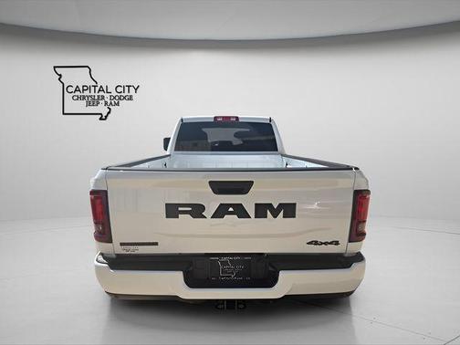 Bright White Clearcoat 2026 RAM 3500 Big Horn Crew Cab 4x4 8' Box