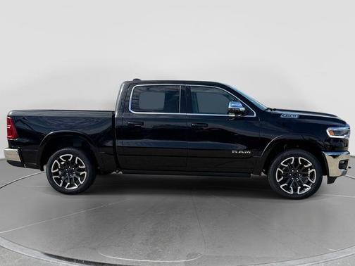 Diamond Black Crystal Pearlcoat 2026 RAM 1500 Longhorn