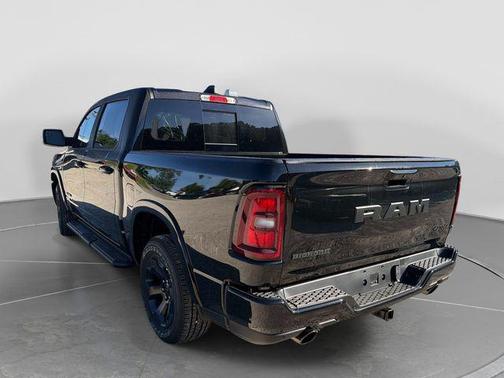 Diamond Black Crystal Pearlcoat 2026 RAM 1500 Big Horn/Lone Star