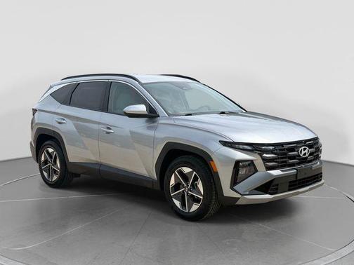 Shimmering Silver 2025 Hyundai TUCSON SEL
