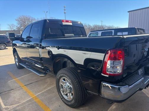 2024 RAM 3500 Tradesman Crew Cab 4x4 6'4' Box