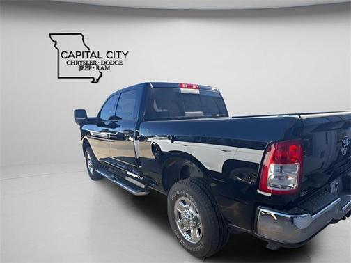 2024 RAM 3500 Tradesman Crew Cab 4x4 6'4' Box