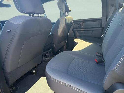 2024 RAM 3500 Tradesman Crew Cab 4x4 6'4' Box