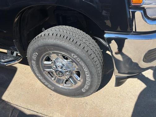 2024 RAM 3500 Tradesman Crew Cab 4x4 6'4' Box