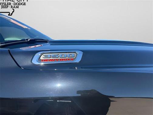 2024 RAM 3500 Tradesman Crew Cab 4x4 6'4' Box