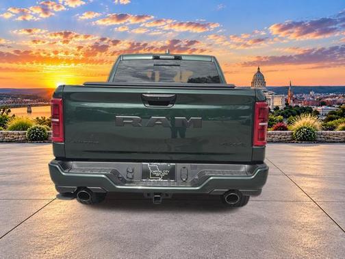 Serrano Green Metallic 2026 RAM 1500 Limited