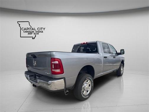 2024 RAM 2500 Tradesman Crew Cab 4x4 6'4' Box