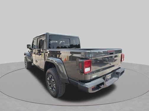 Granite Crystal Metallic Clearcoat 2026 Jeep Gladiator Sahara 4x4