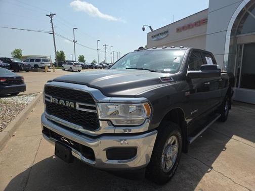 2020 RAM 2500 Tradesman Crew Cab 4X4 6'4' Box