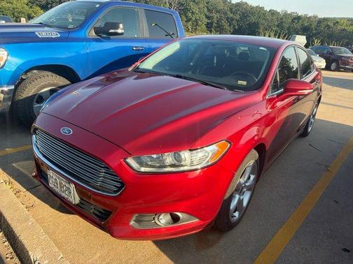 Ruby Red Metallic Tinted Clearcoat 2014 Ford Fusion SE