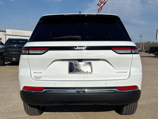 Bright White Clearcoat 2026 Jeep Grand Cherokee Altitude