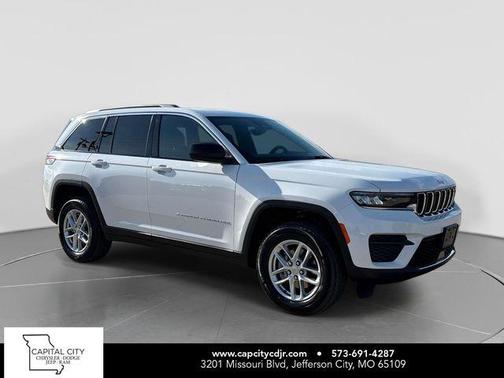 Bright White Clearcoat 2026 Jeep Grand Cherokee Altitude