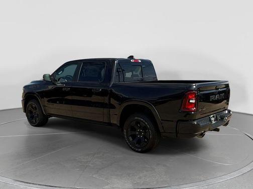 Diamond Black Crystal Pearlcoat 2026 RAM 1500 Big Horn/Lone Star