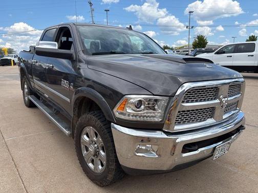 2018 RAM 2500 Laramie Crew Cab 4x4 6'4' Box