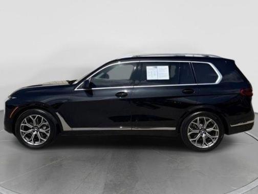 Black Sapphire Metallic 2023 BMW X7 xDrive40i