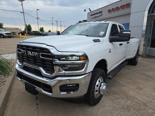 2025 RAM 3500 Tradesman Crew Cab 4x4 8' Box