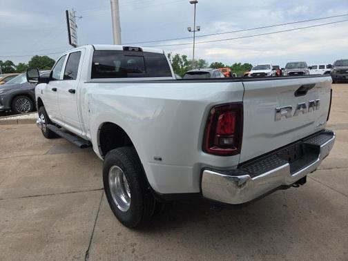 2025 RAM 3500 Tradesman Crew Cab 4x4 8' Box