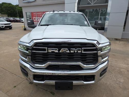 2025 RAM 3500 Tradesman Crew Cab 4x4 8' Box