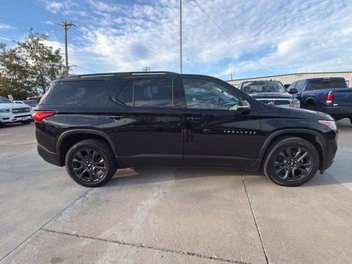 Mosaic Black Metallic 2019 Chevrolet Traverse RS