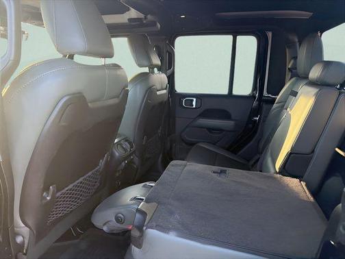 Black Clearcoat 2024 Jeep Gladiator Mojave X