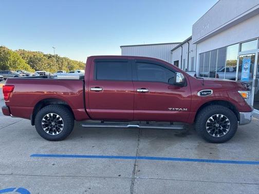 2017 Nissan Titan SL