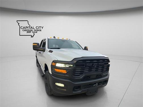 2026 RAM 2500 Tradesman Crew Cab 4x4 6'4' Box