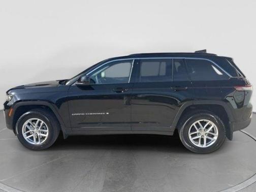 Diamond Black Crystal Pearlcoat 2026 Jeep Grand Cherokee Altitude