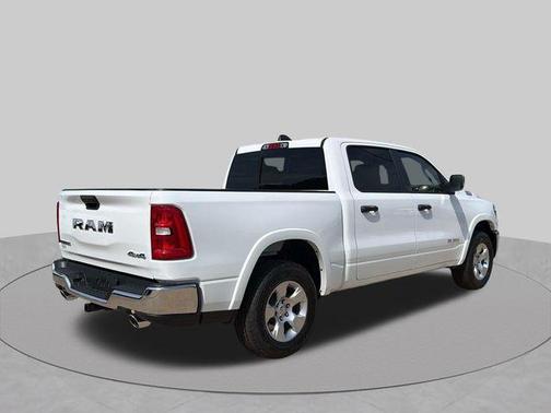 Bright White Clearcoat 2026 RAM 1500 Big Horn/Lone Star