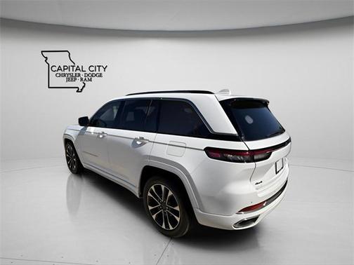 2022 Jeep Grand Cherokee Overland