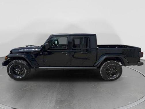Black Clearcoat 2026 Jeep Gladiator Willys 4x4